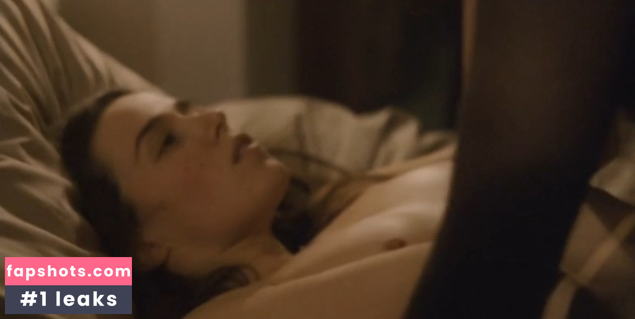 Arta Dobroshi gallery photo #6