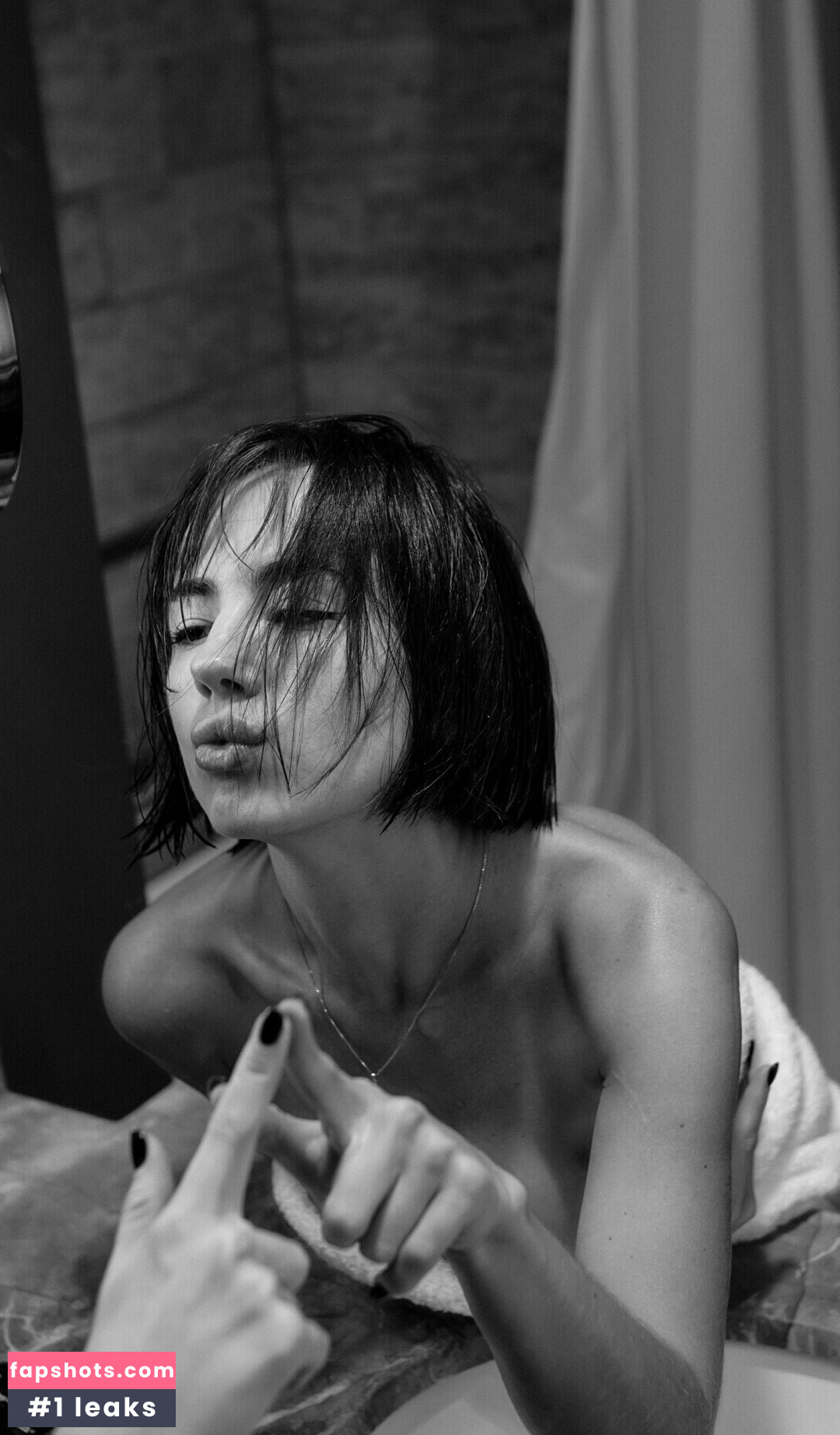 Arte Jones gallery photo #26