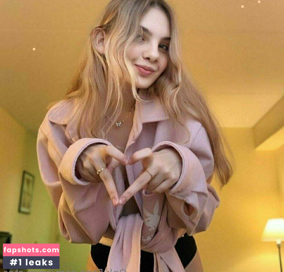 arya_star gallery photo #19