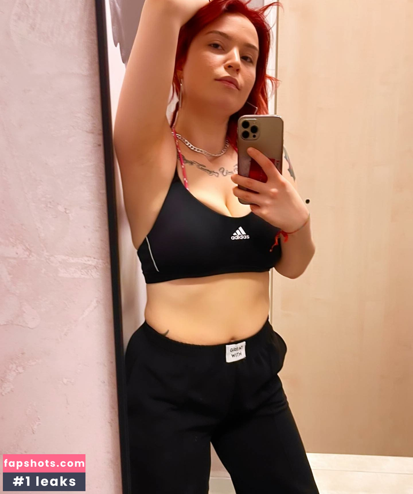 Arzu Ylmaz gallery photo #14