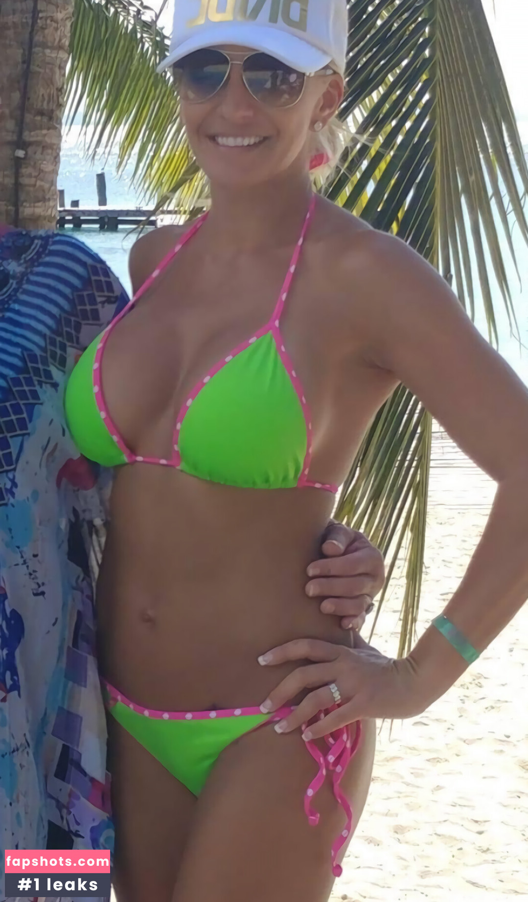 Asheley Verron nude babe gallery