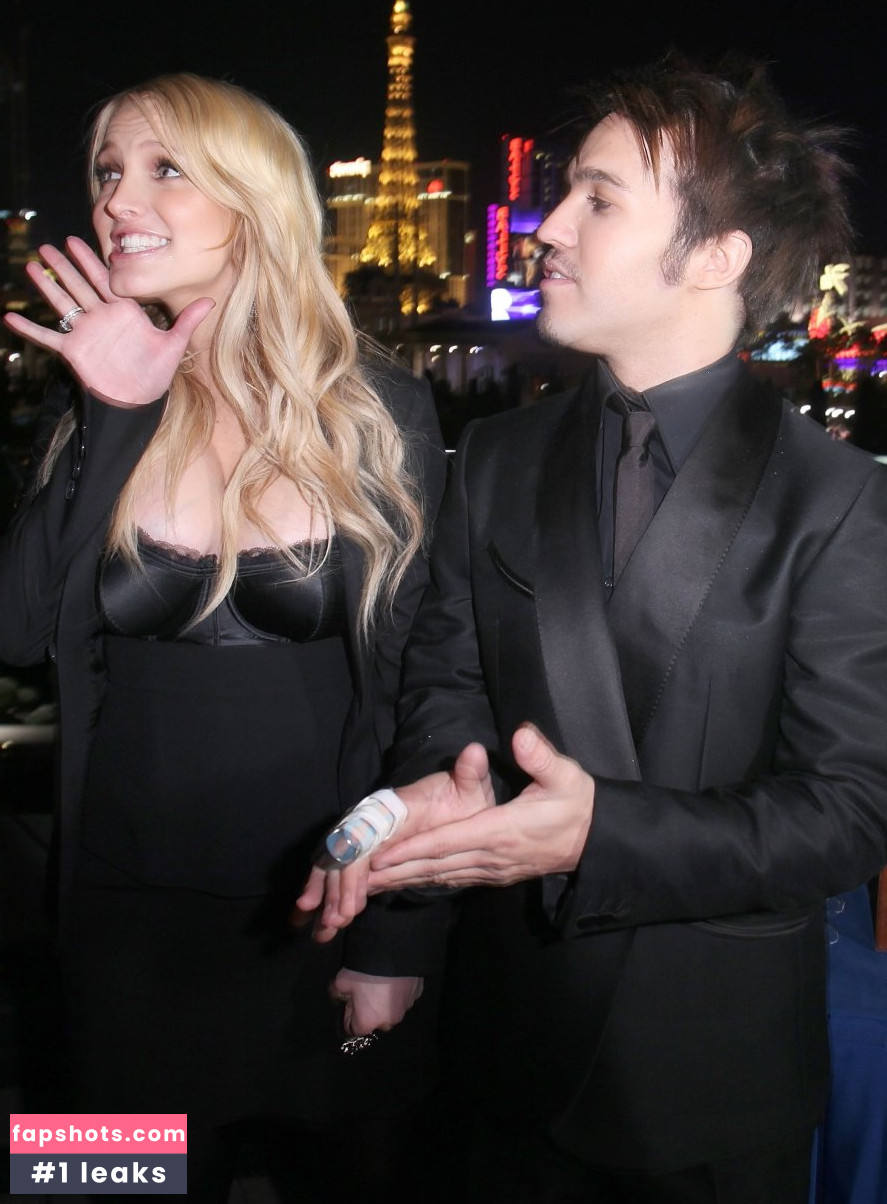 Ashlee Simpson gallery photo #7