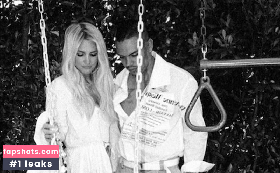 Ashlee Simpson Ross gallery photo #95