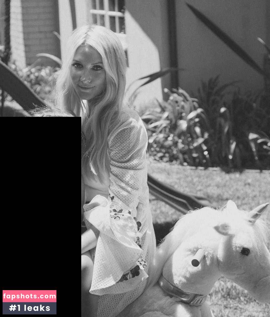 Ashlee Simpson Ross gallery photo #96