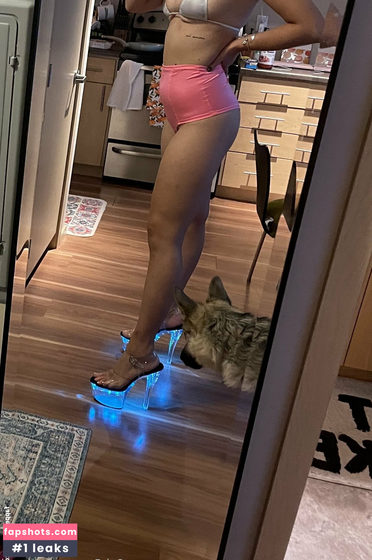 ashleeval nude babe gallery