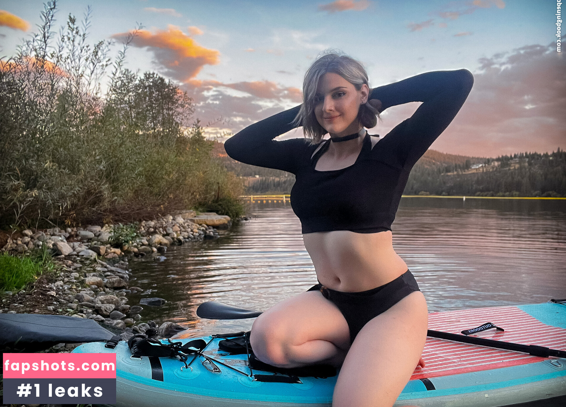 Ashley Barron gallery photo #12