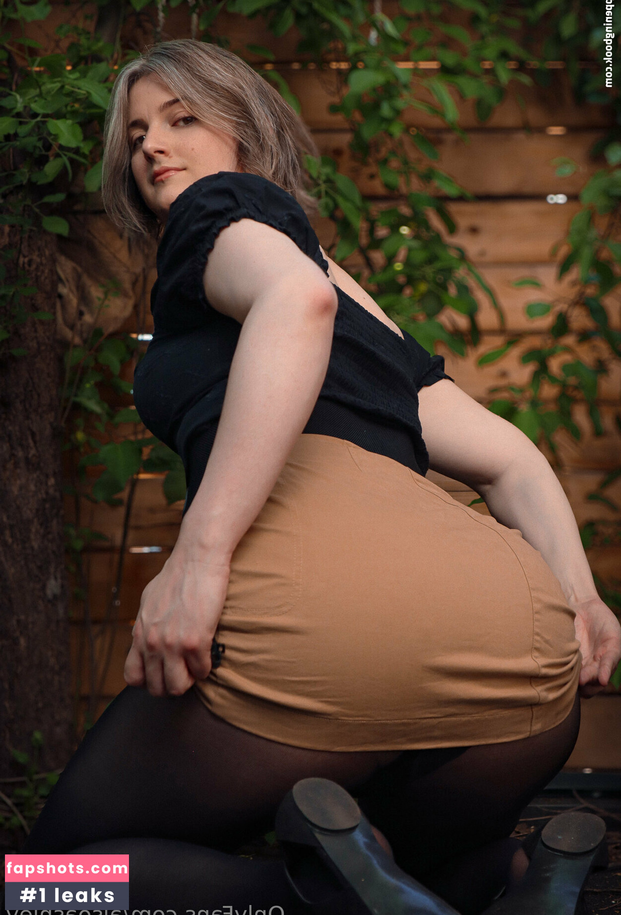 Ashley Barron gallery photo #185