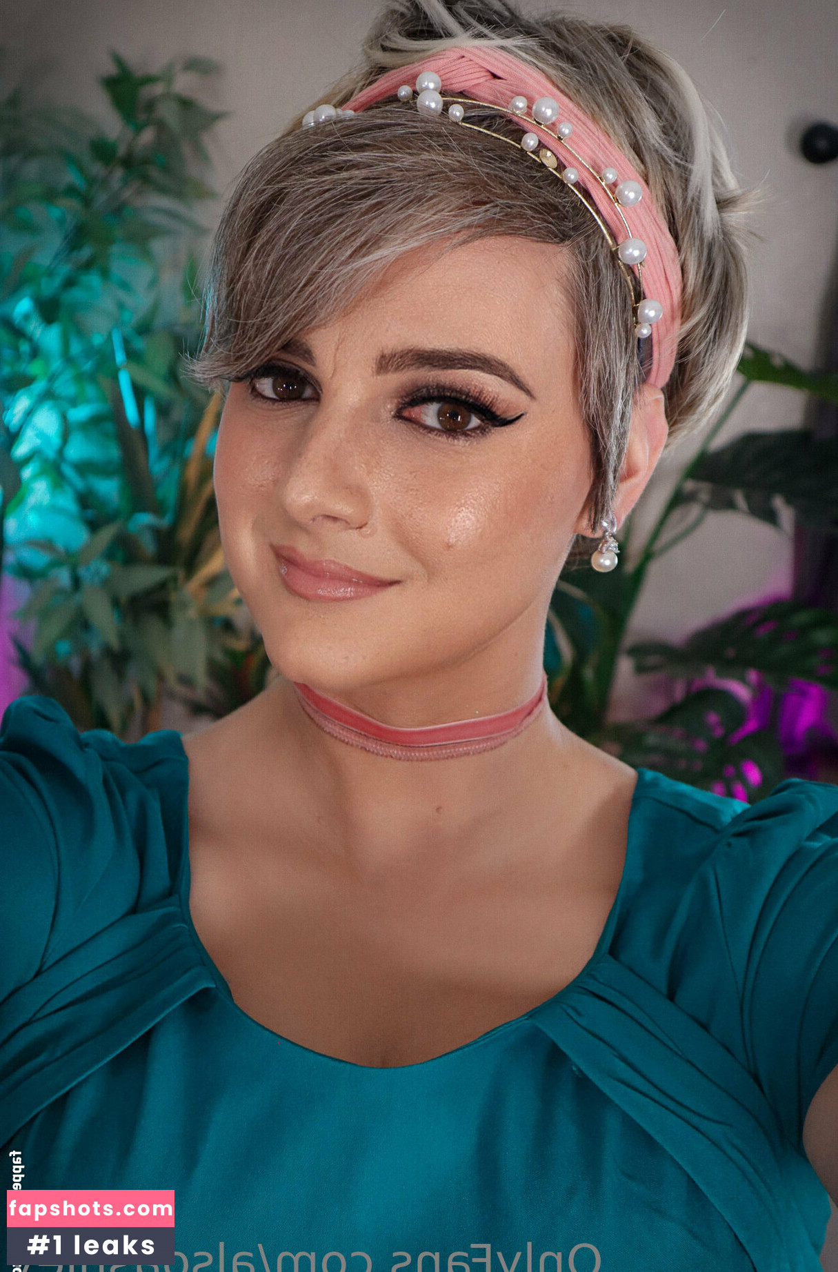 Ashley Barron gallery photo #299