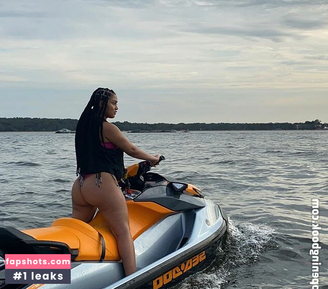 Ashley Bobbio nude babe gallery