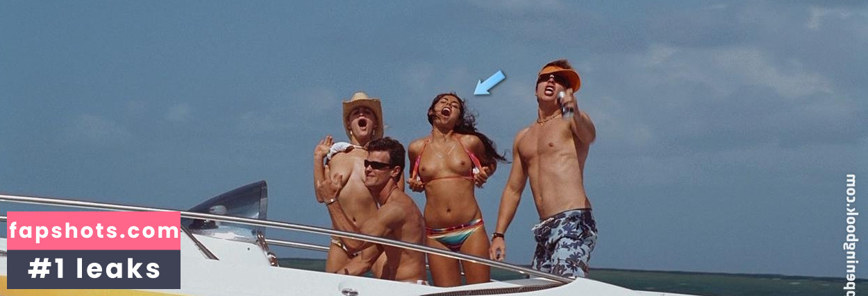 Ashley Cheadle nude babe gallery