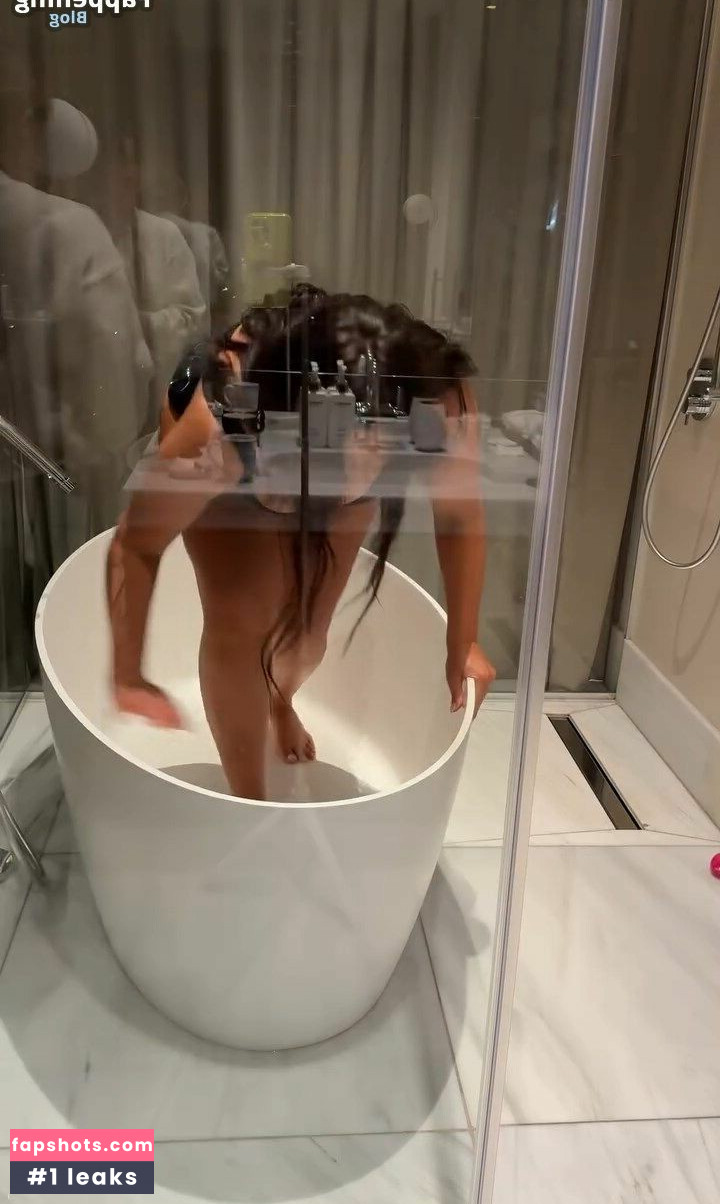 Ashley Graham gallery photo #120