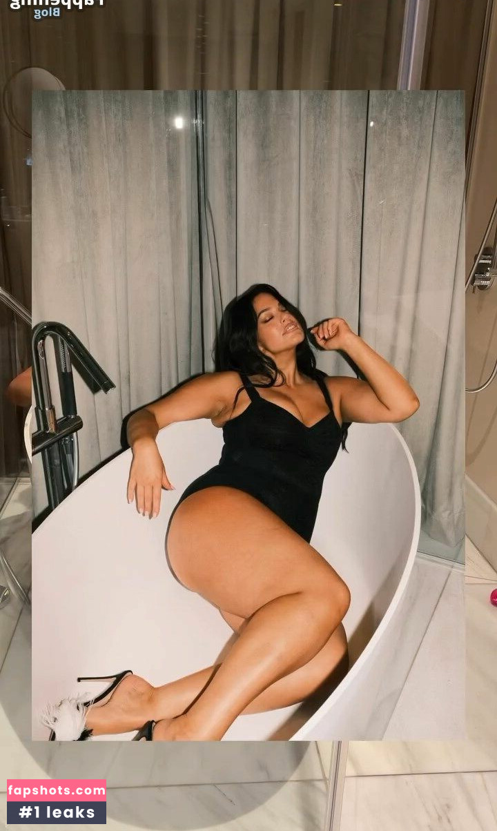 Ashley Graham gallery photo #124