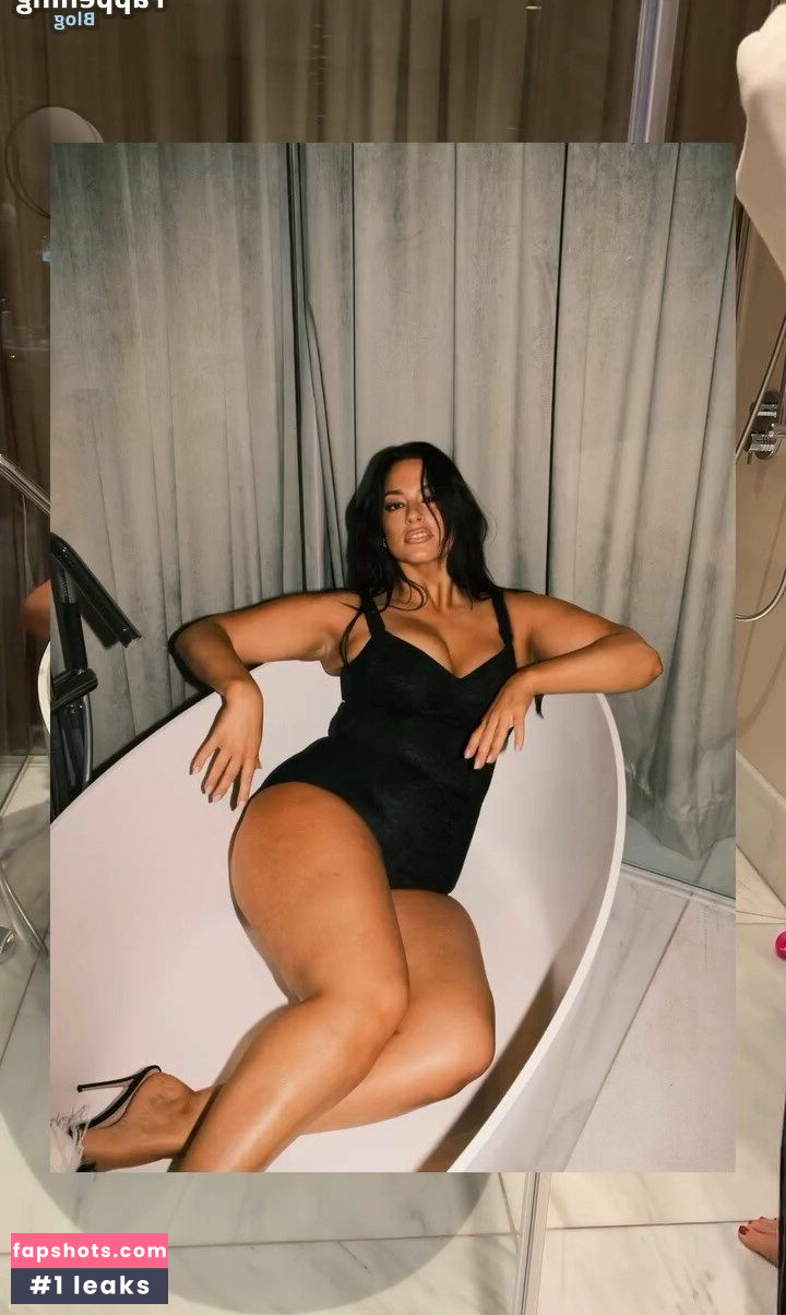 Ashley Graham gallery photo #130