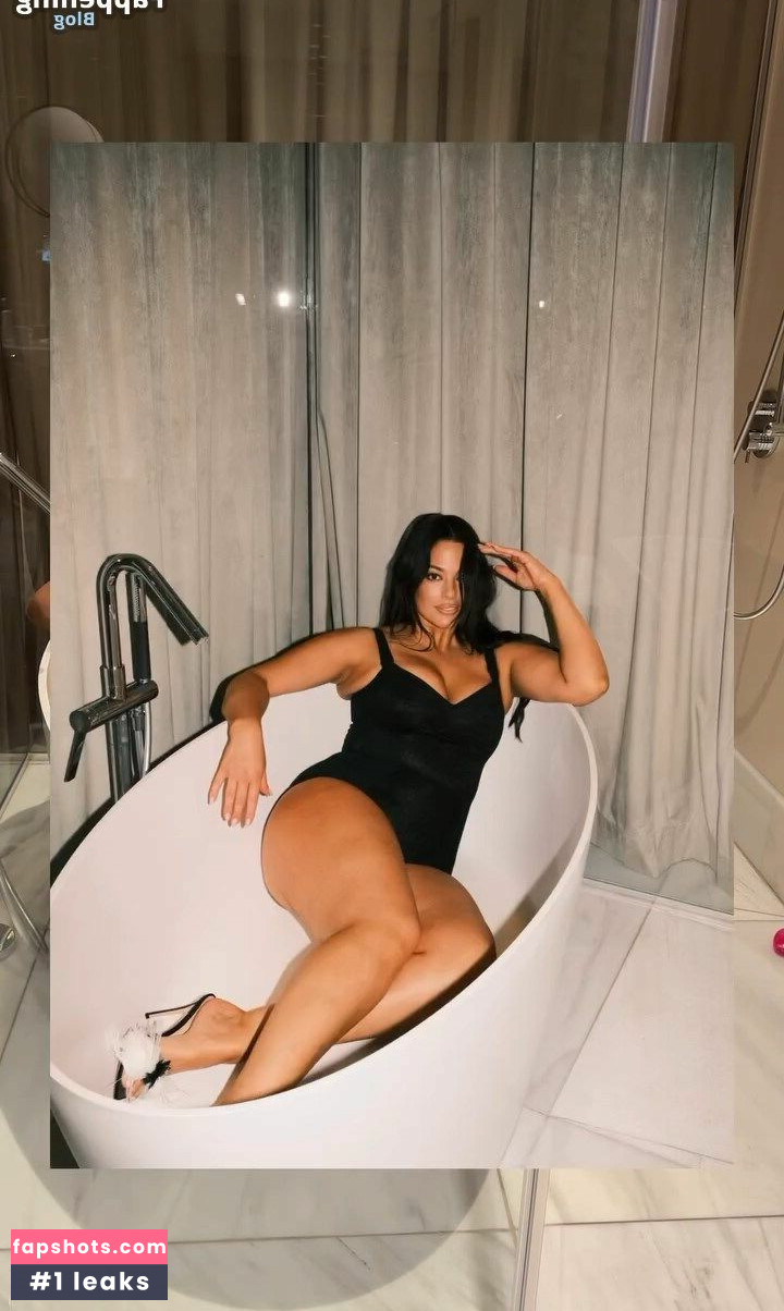 Ashley Graham gallery photo #135