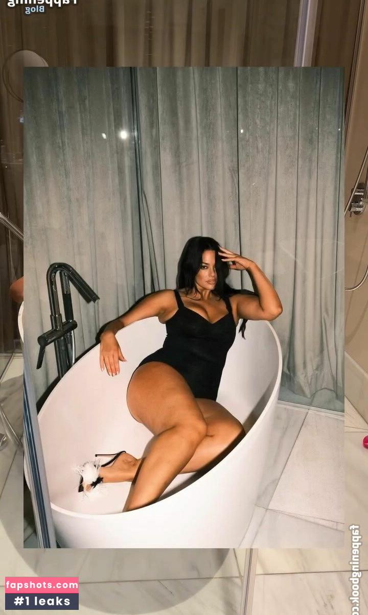 Ashley Graham gallery photo #147
