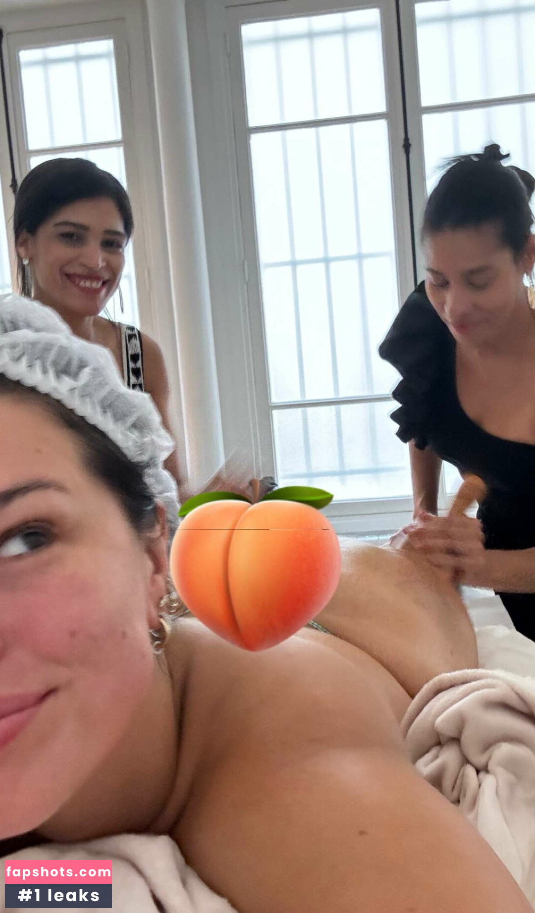 Ashley Graham gallery photo #148