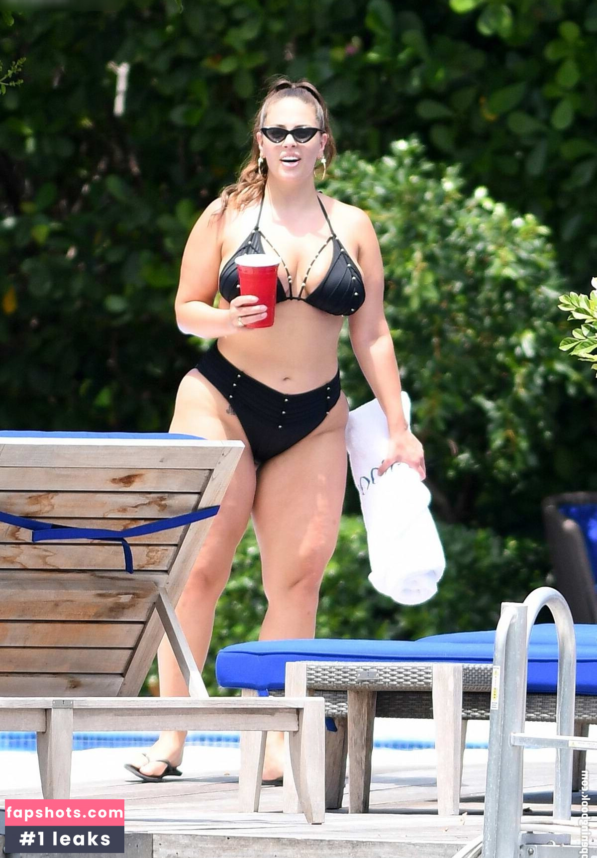 Ashley Graham gallery photo #165