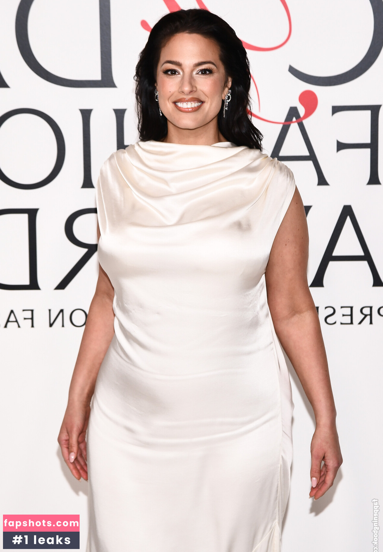 Ashley Graham gallery photo #18