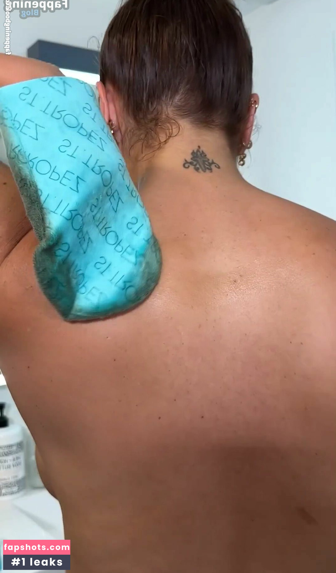 Ashley Graham gallery photo #224