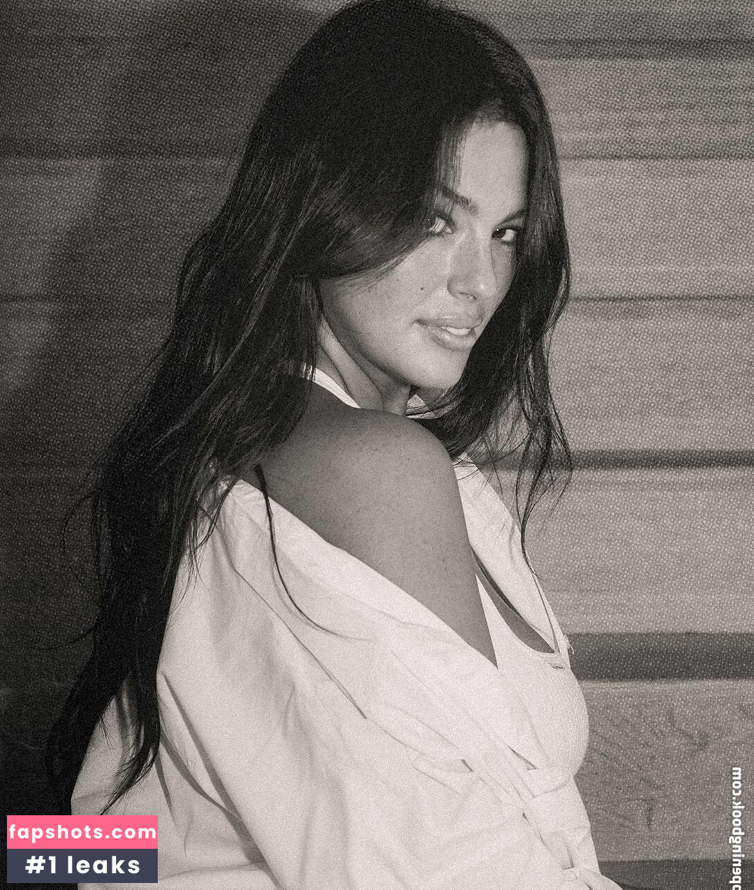 Ashley Graham gallery photo #267