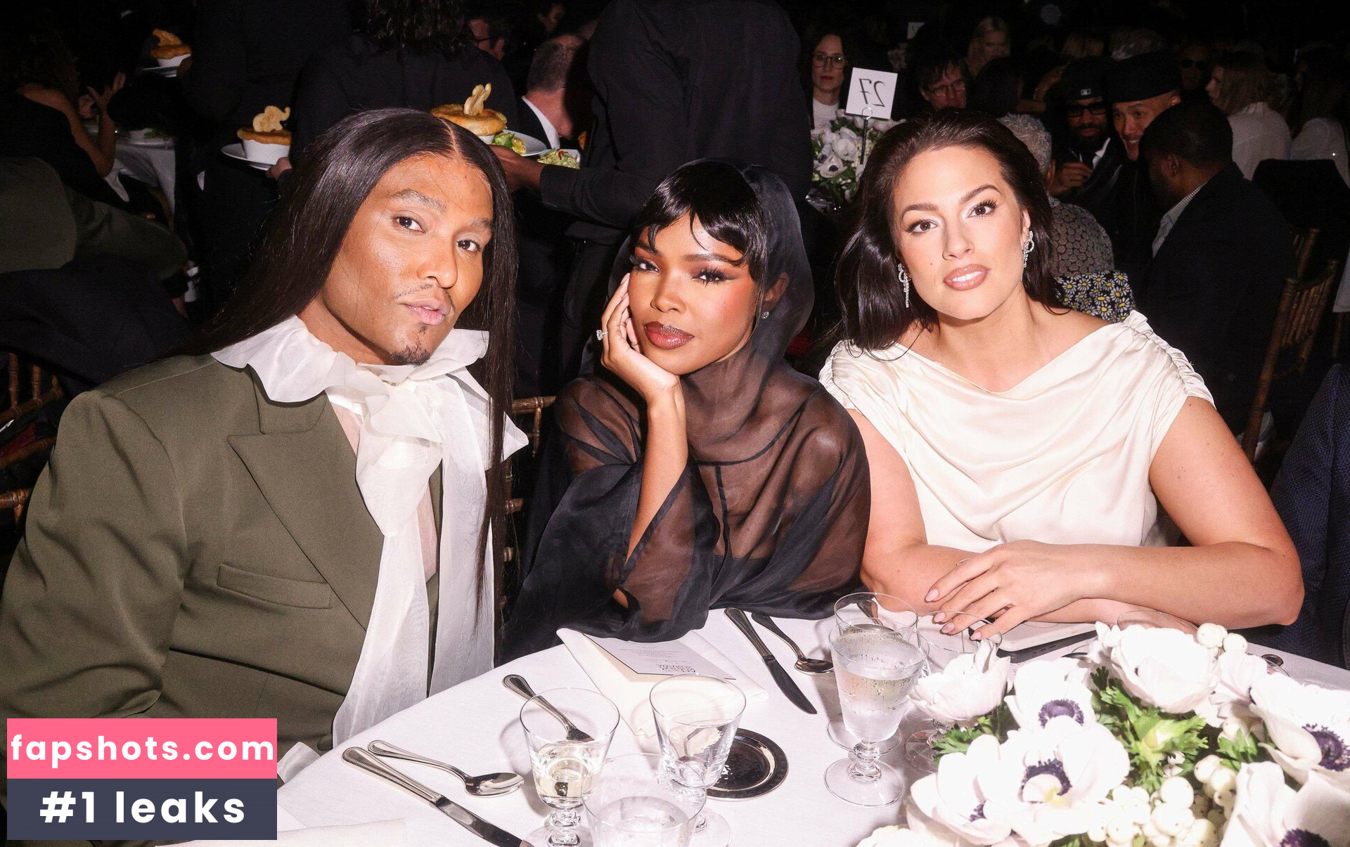 Ashley Graham gallery photo #28