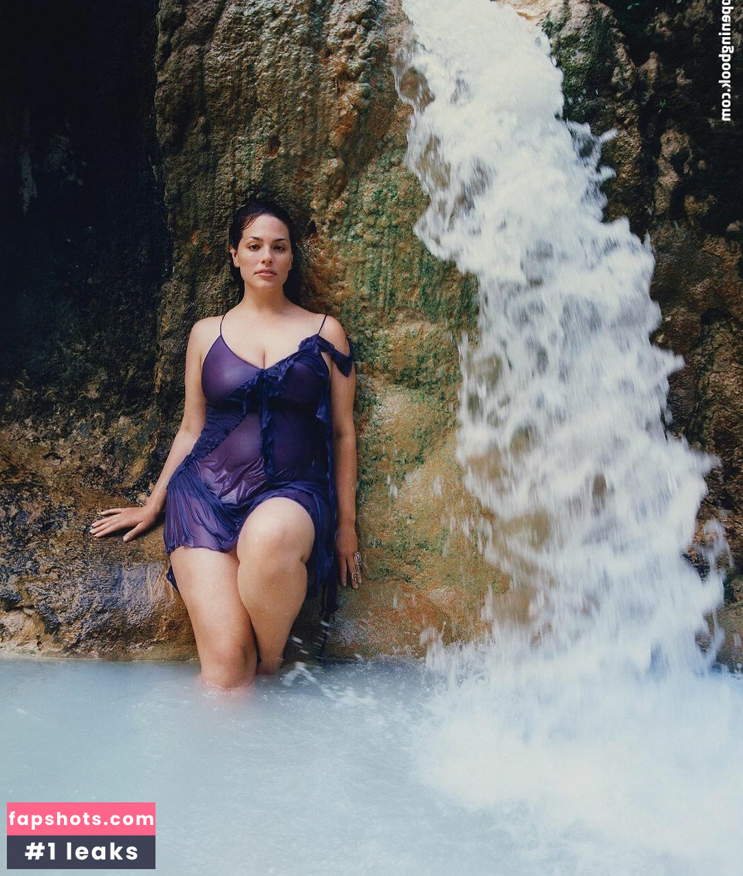 Ashley Graham gallery photo #271