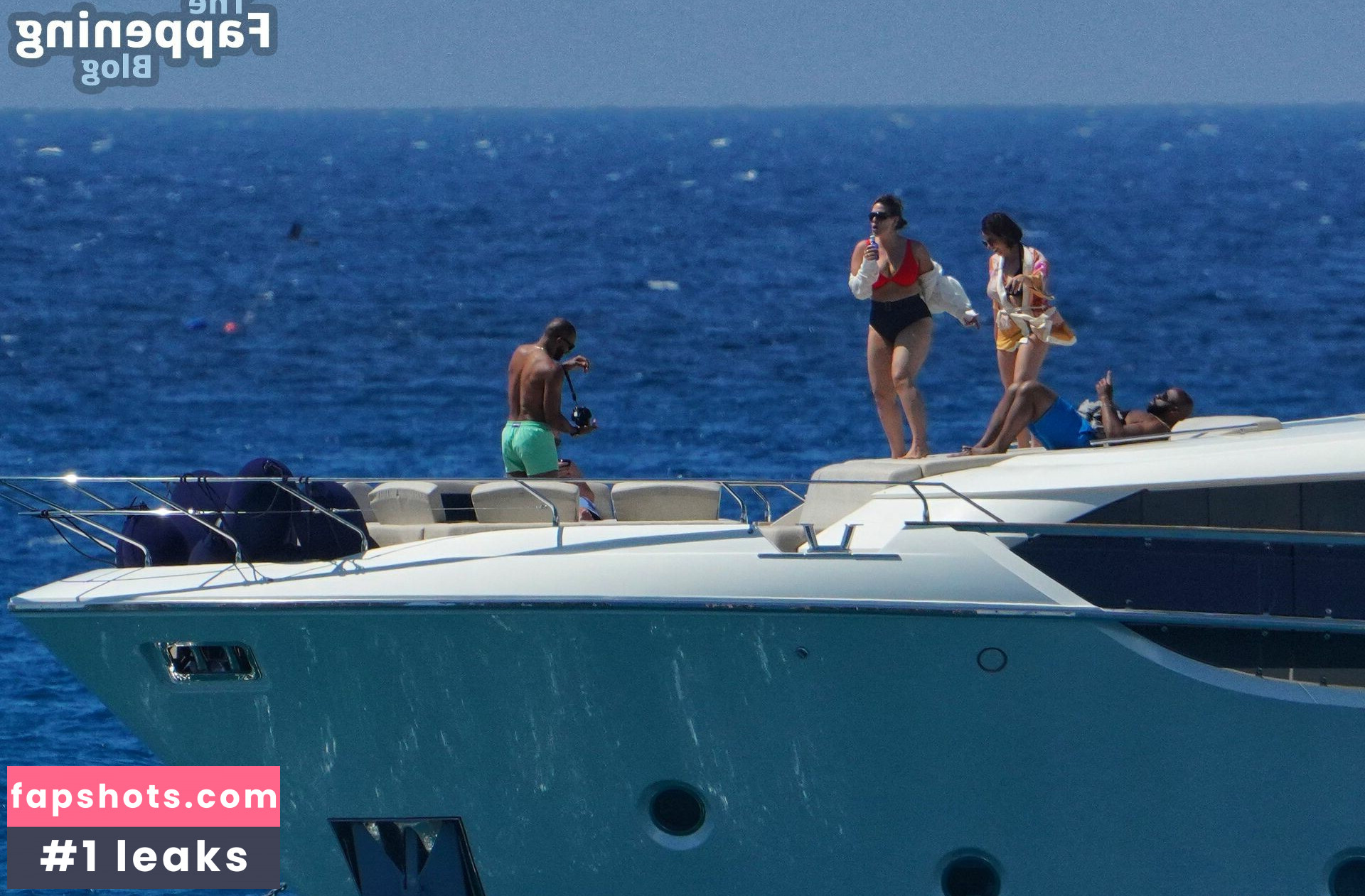 Ashley Graham gallery photo #292