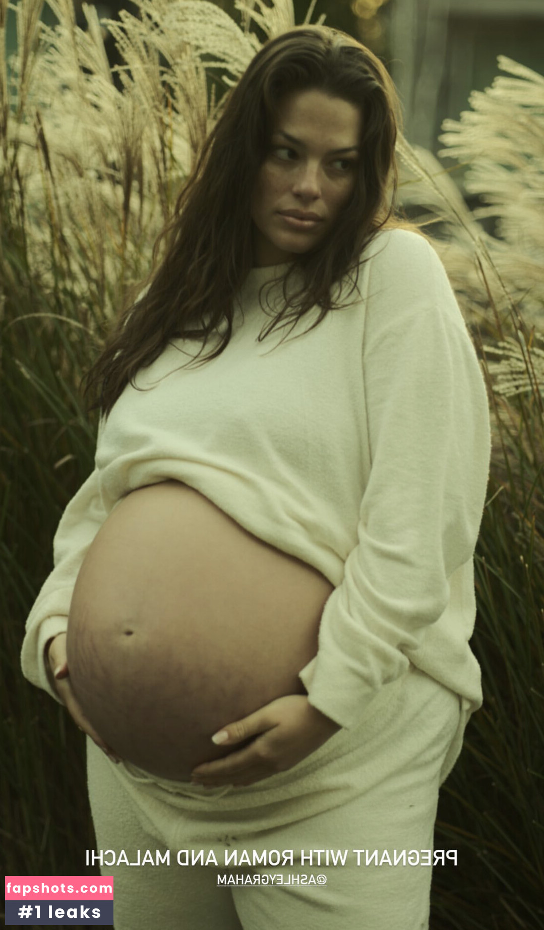 Ashley Graham gallery photo #300