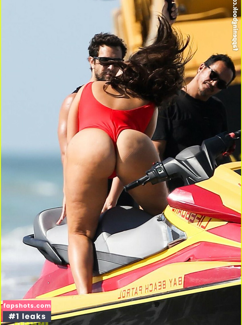 Ashley Graham gallery photo #306