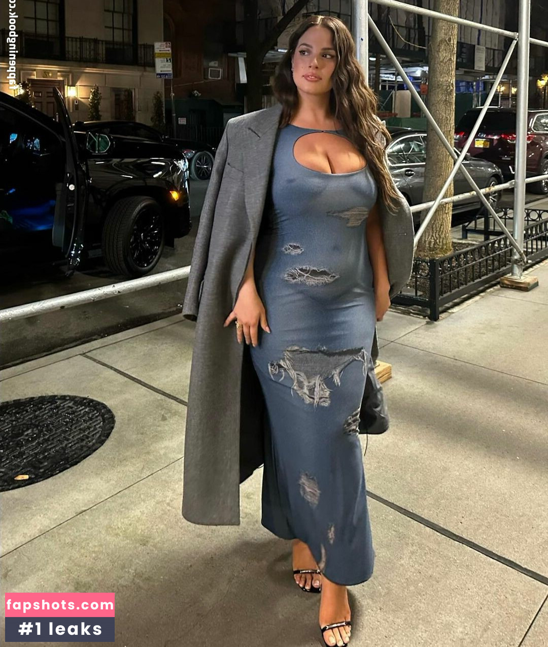 Ashley Graham gallery photo #322