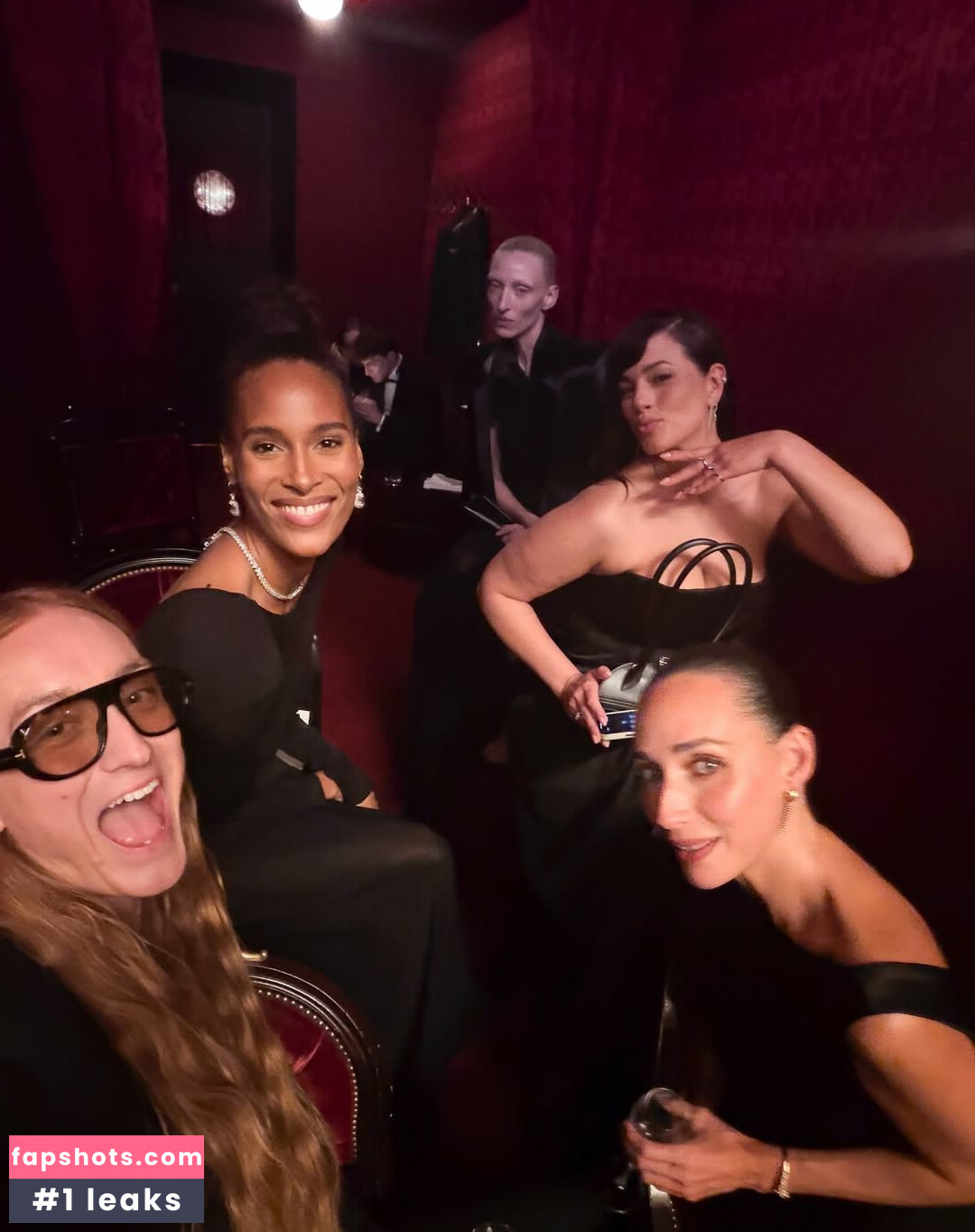 Ashley Graham gallery photo #36