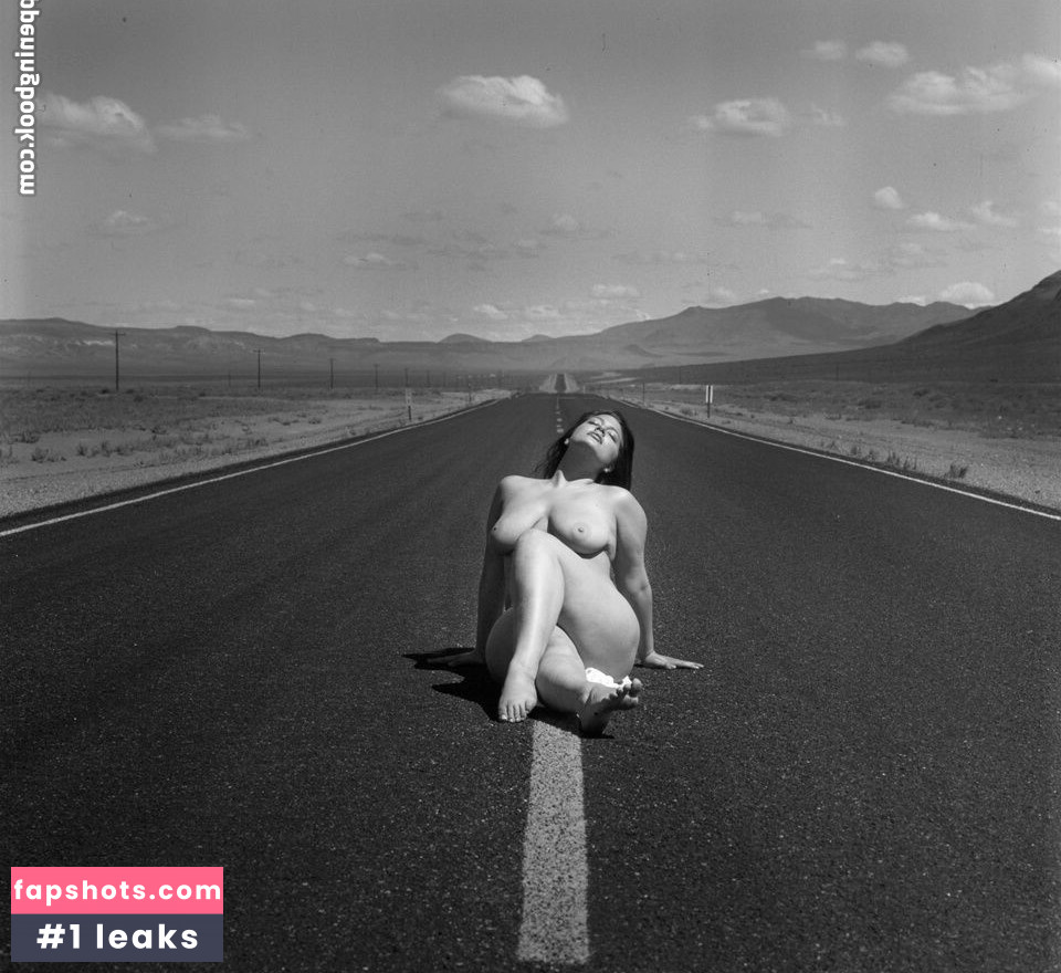 Ashley Graham gallery photo #361