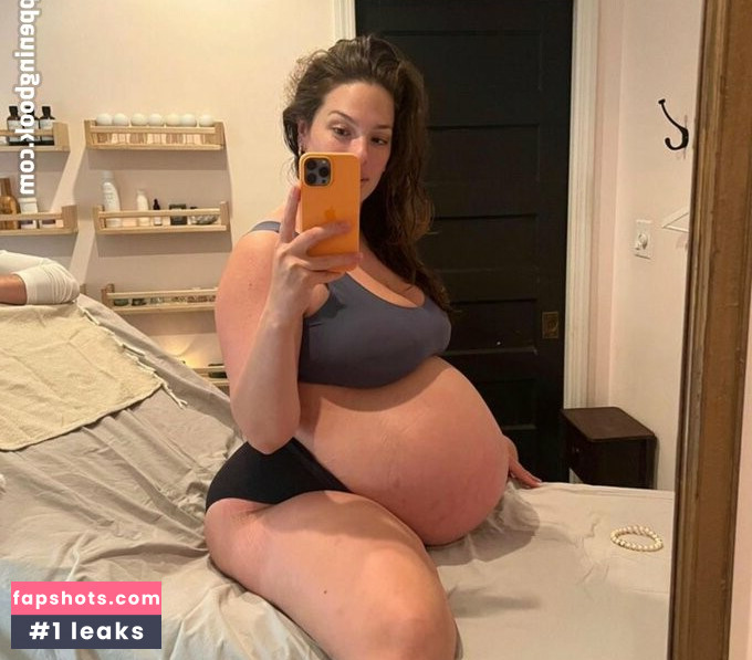 Ashley Graham gallery photo #364