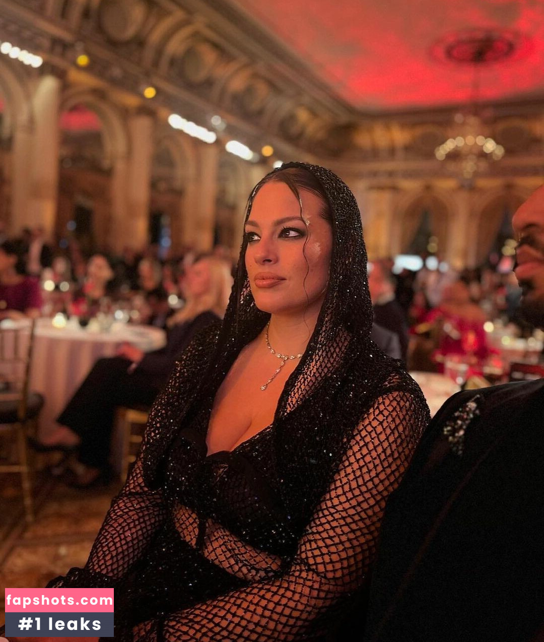 Ashley Graham gallery photo #371