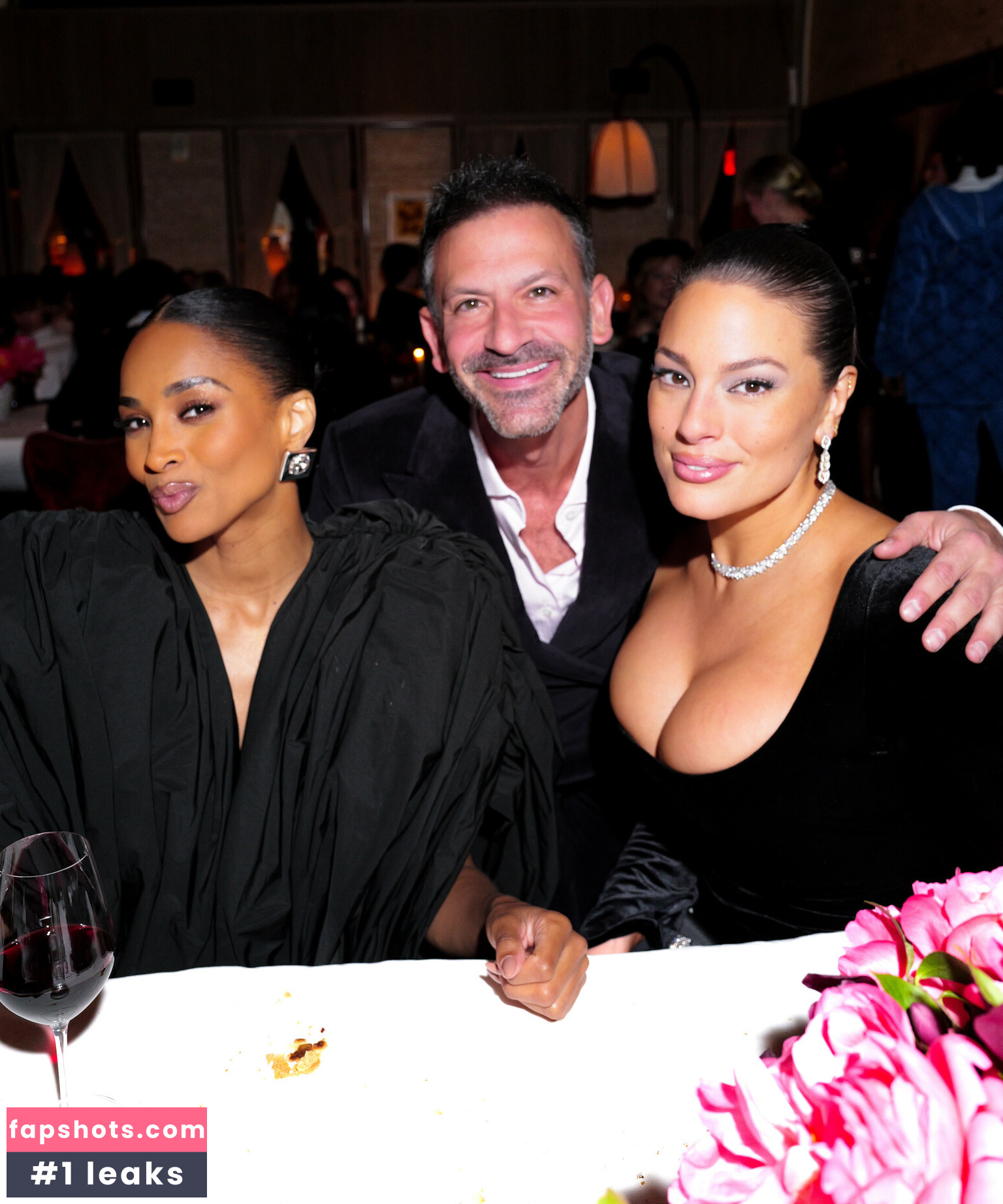 Ashley Graham gallery photo #5