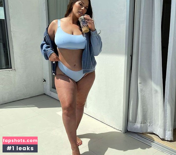 Ashley Graham gallery photo #408