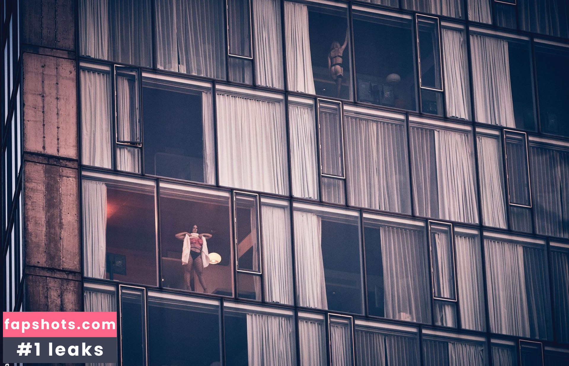 Ashley Graham gallery photo #418