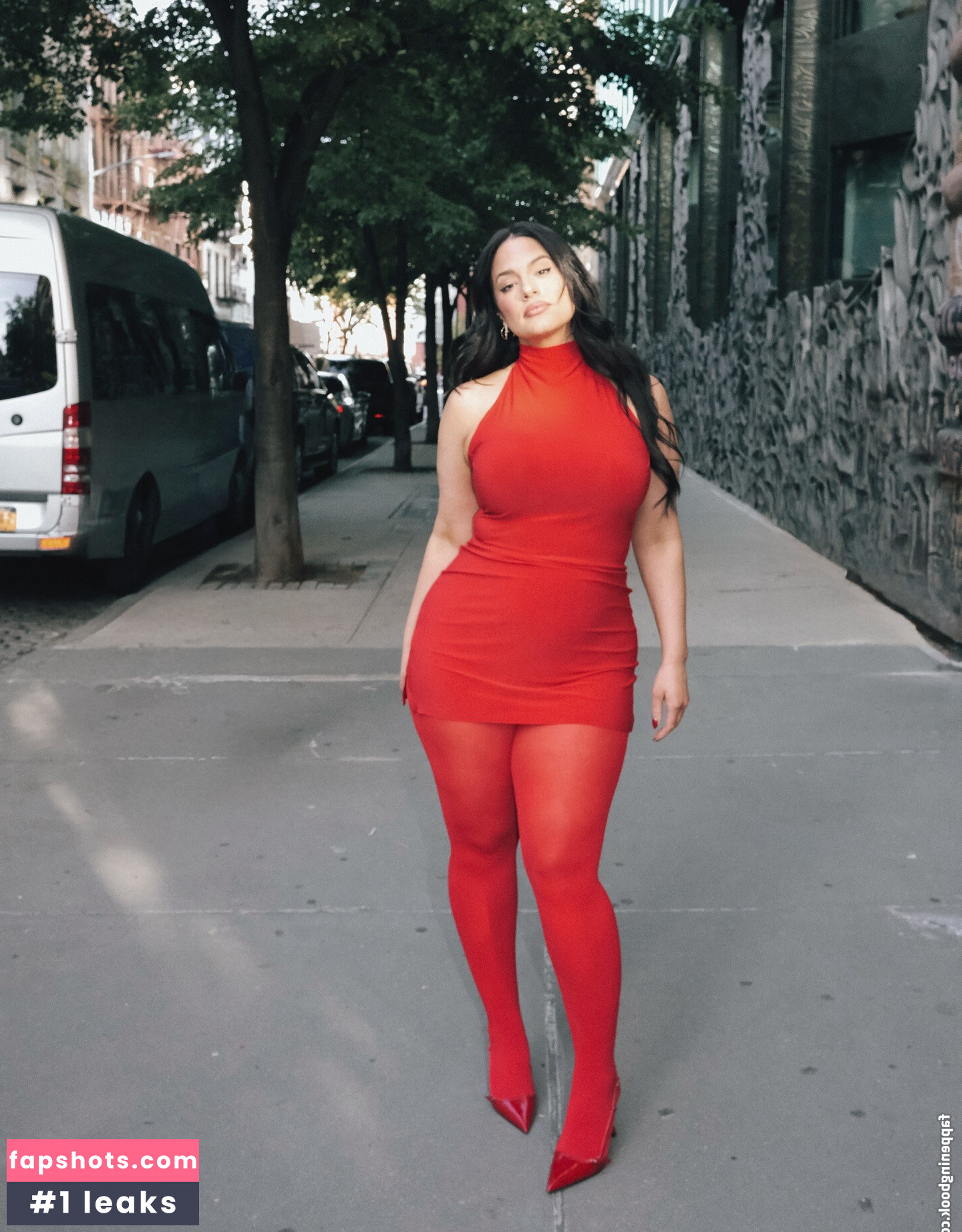 Ashley Graham gallery photo #44