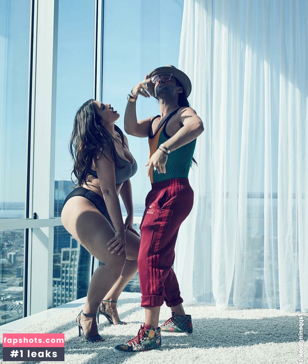 Ashley Graham gallery photo #48