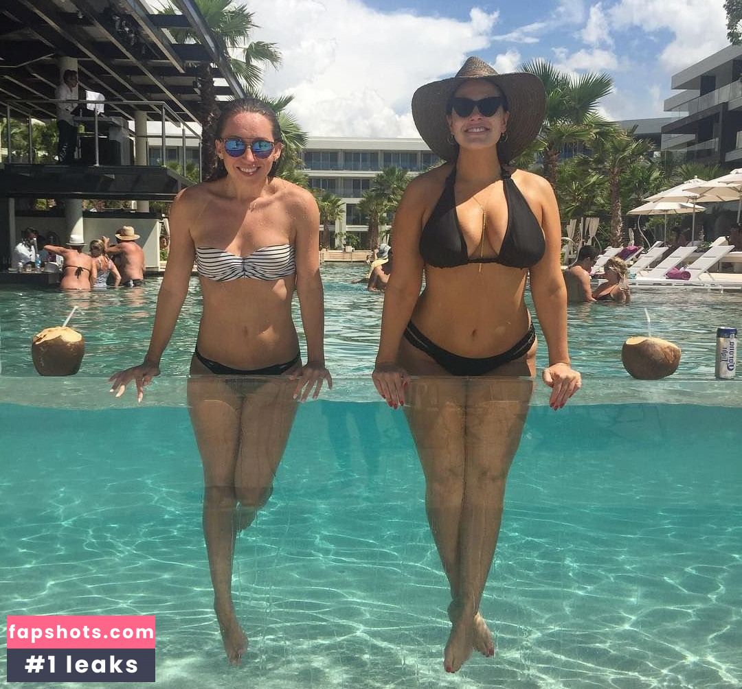 Ashley Graham gallery photo #525