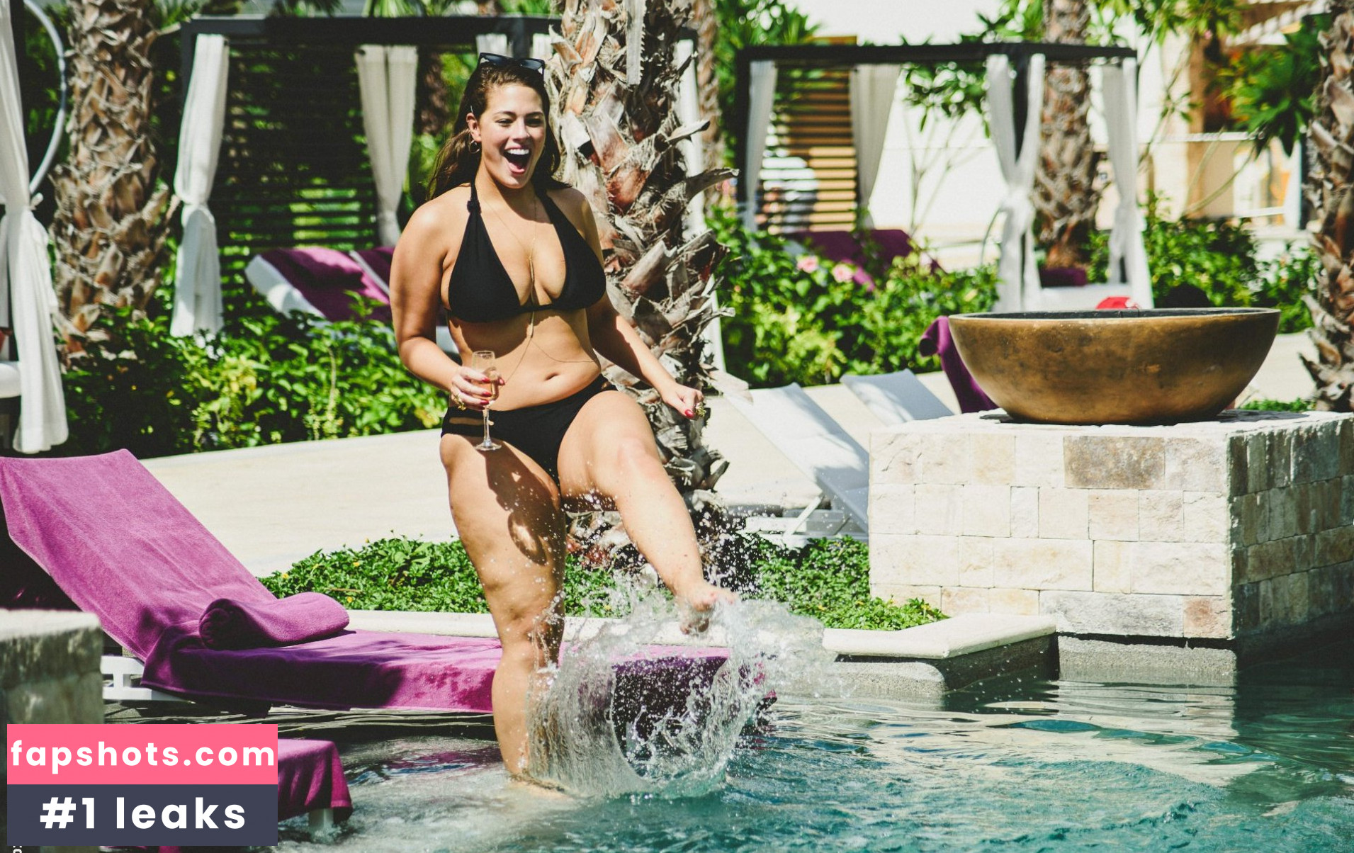 Ashley Graham gallery photo #531
