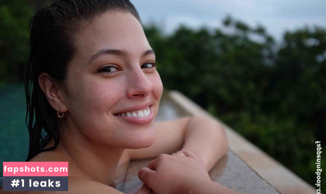 Ashley Graham gallery photo #542