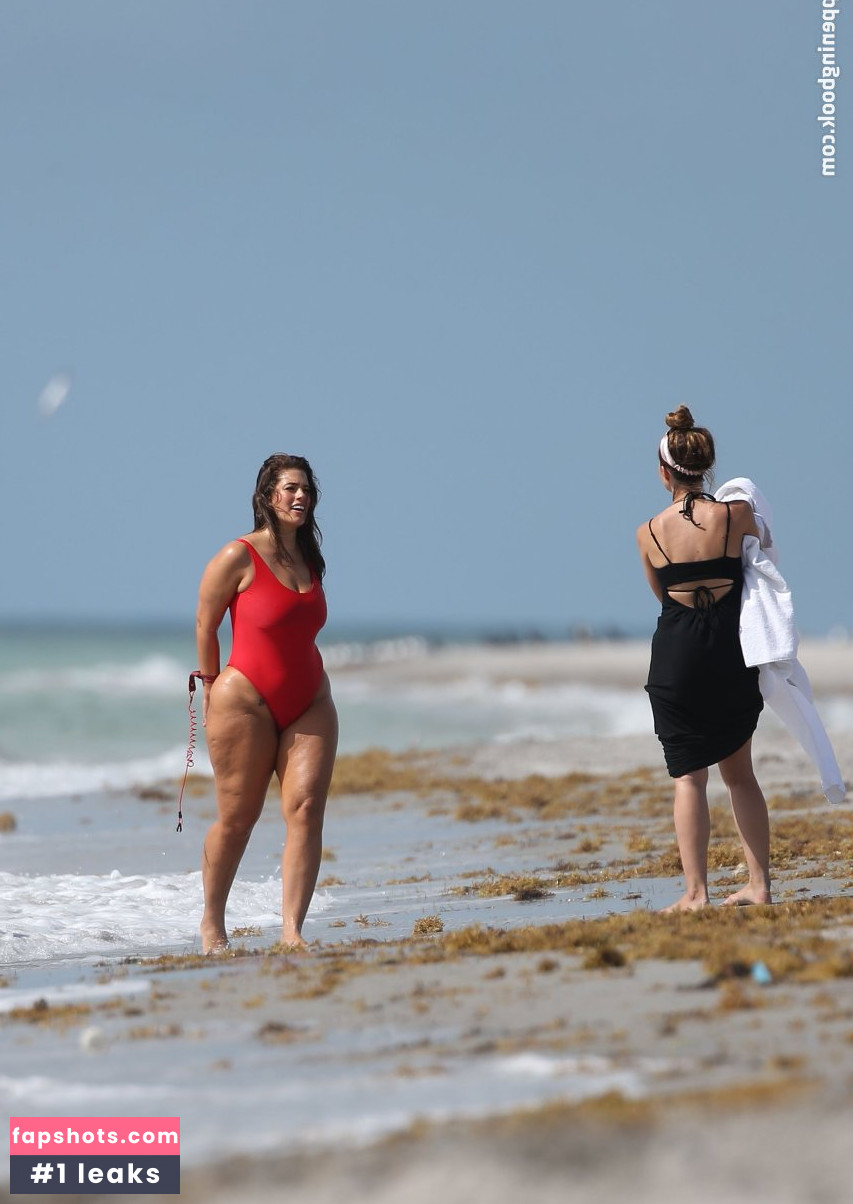 Ashley Graham gallery photo #591