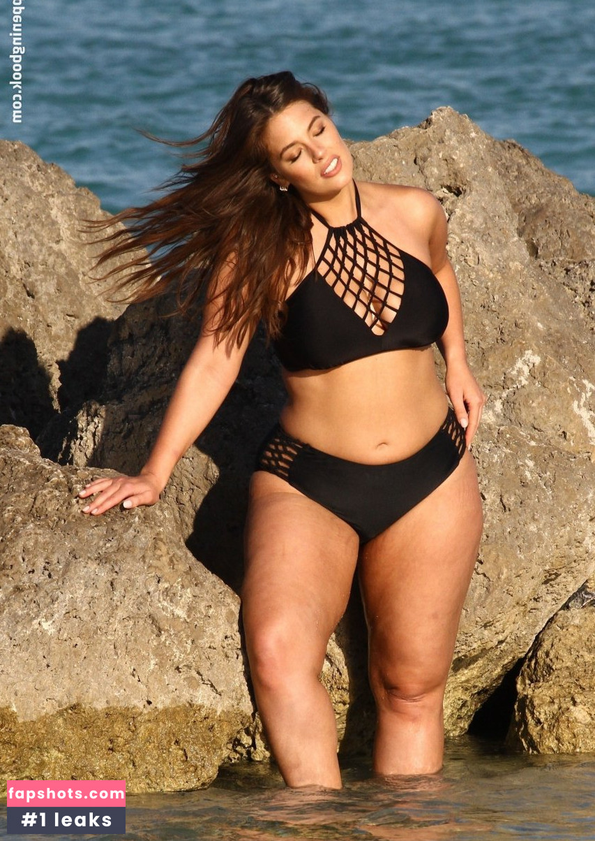 Ashley Graham gallery photo #619