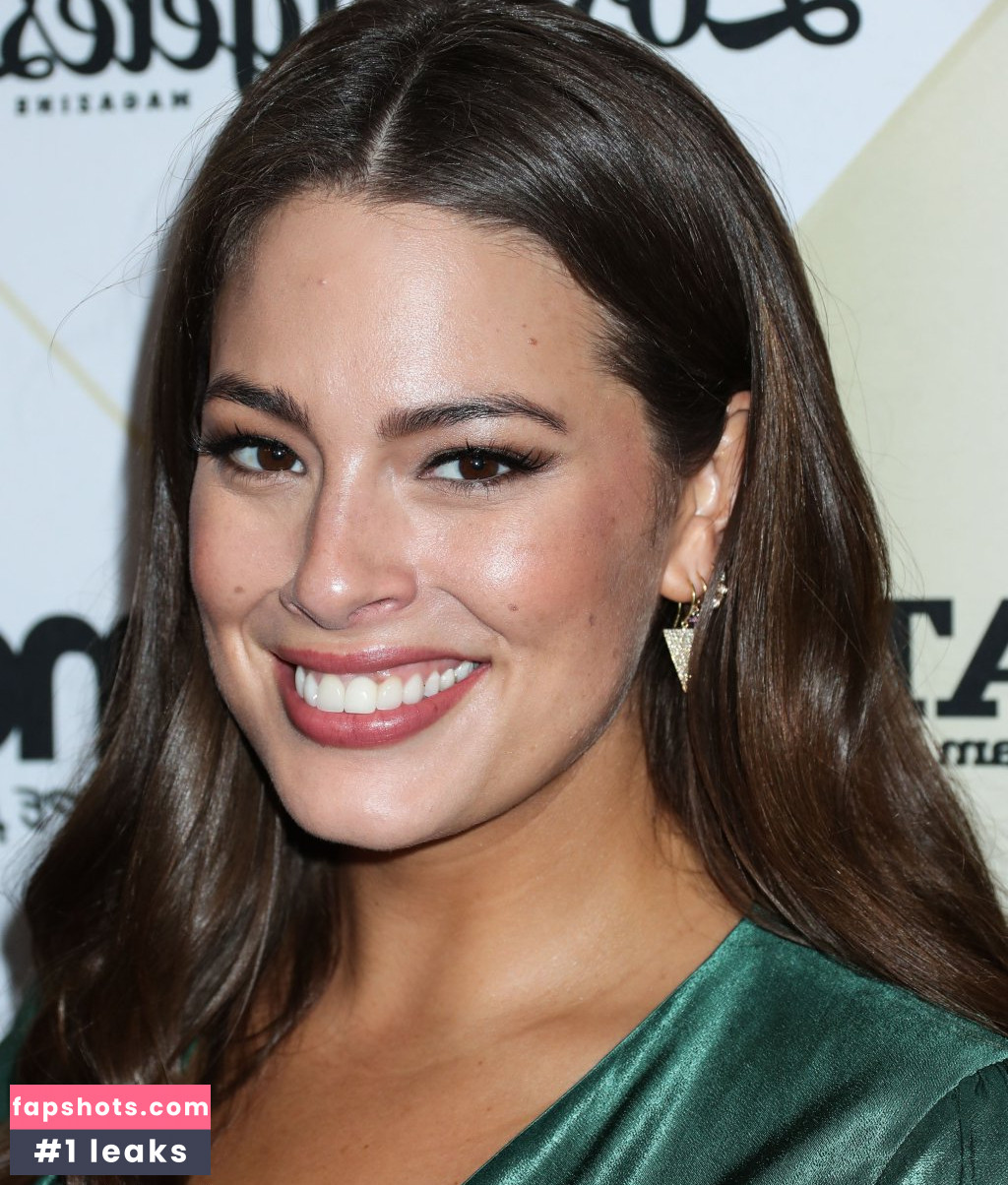 Ashley Graham gallery photo #644