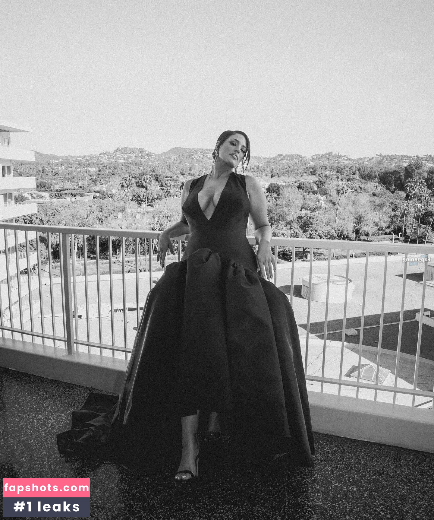 Ashley Graham gallery photo #69