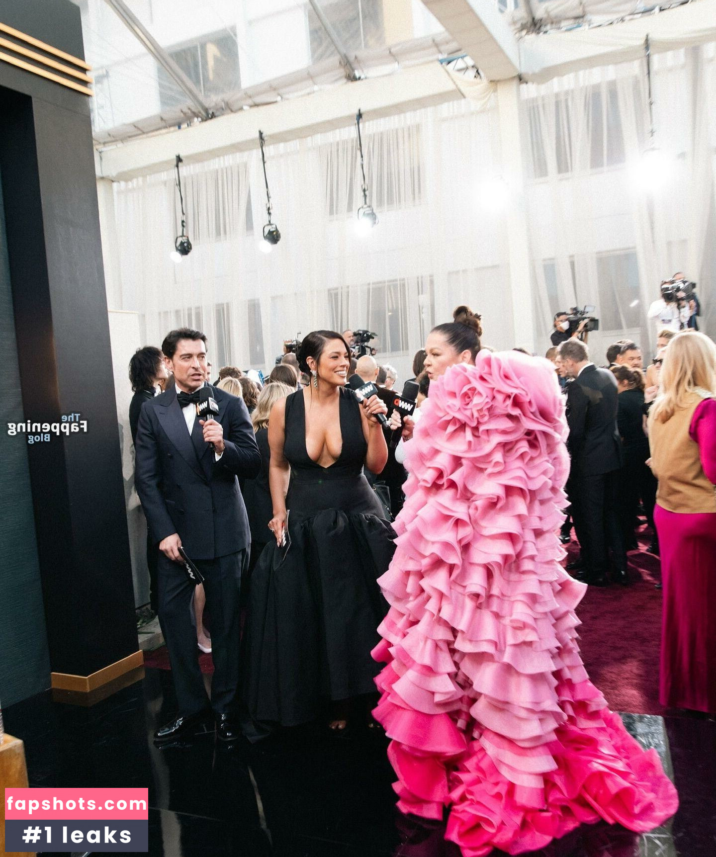 Ashley Graham gallery photo #70