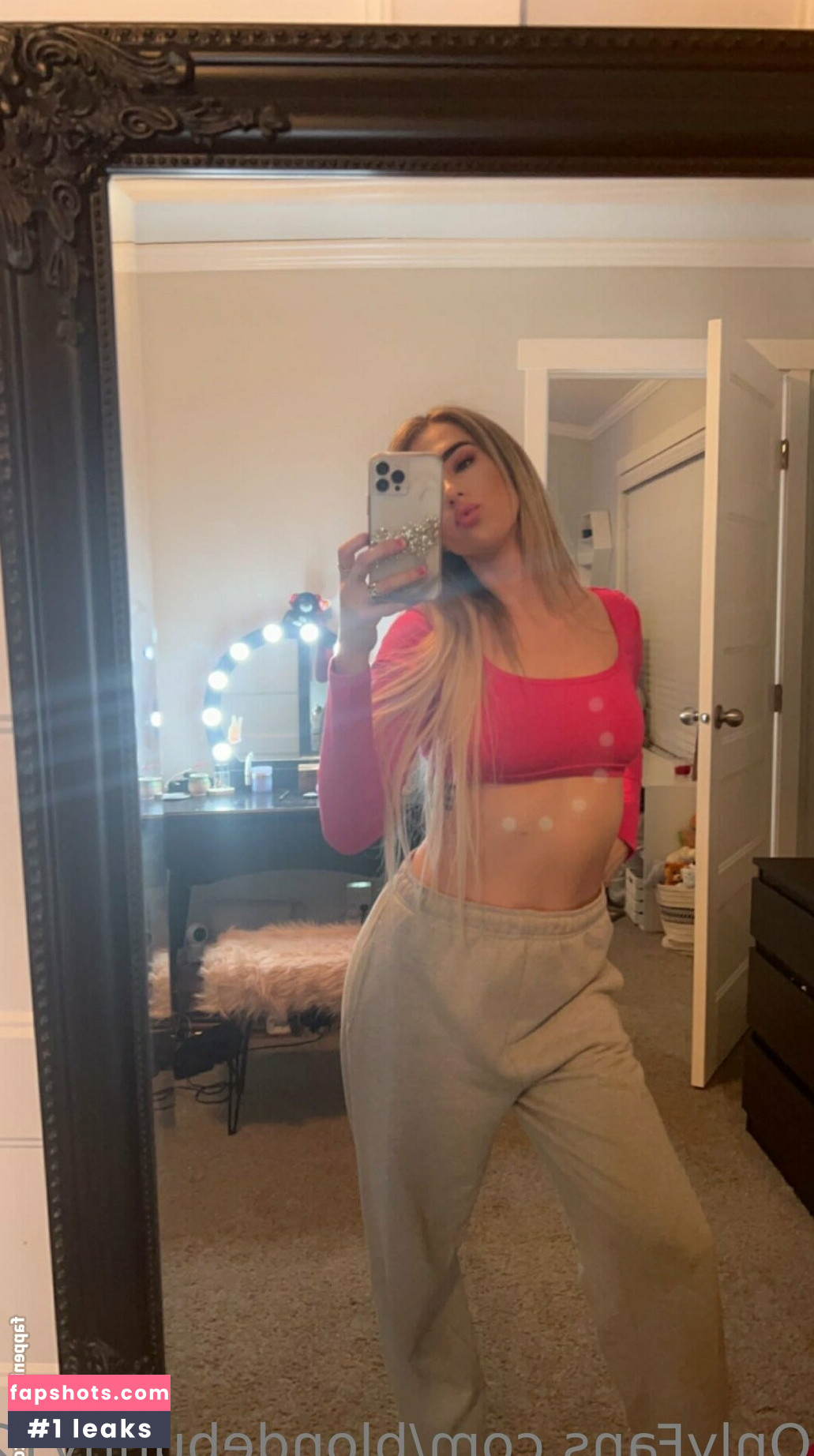 Ashley Higginson gallery photo #28