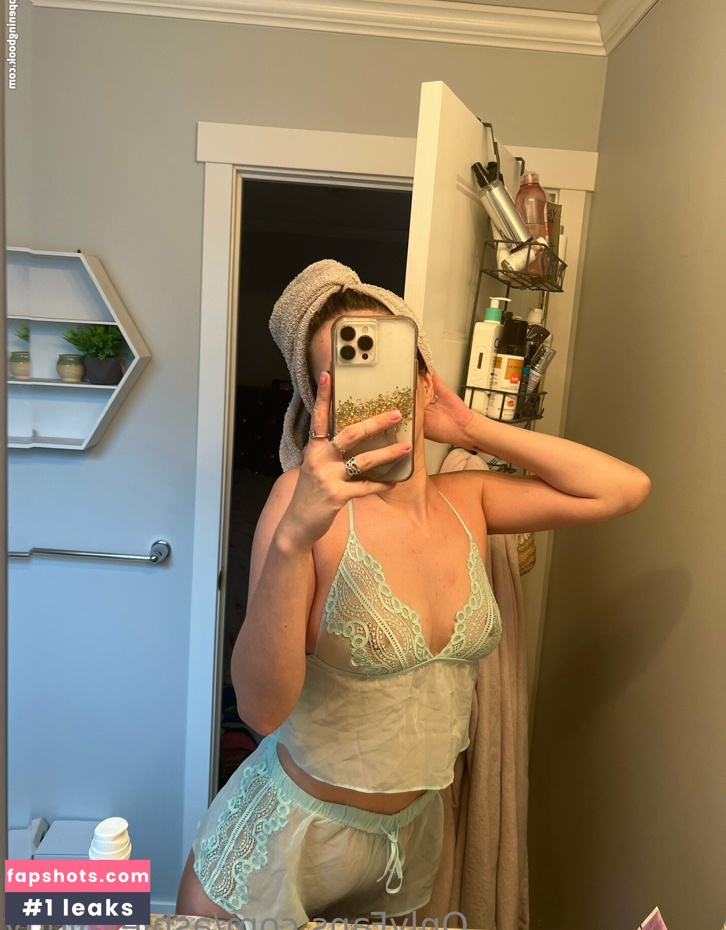 Ashley Higginson gallery photo #9