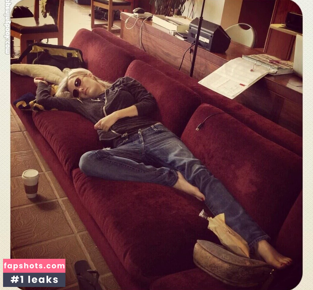 Ashley Hinshaw Nude Leaks OnlyFans Photos #6 - LeakJerk